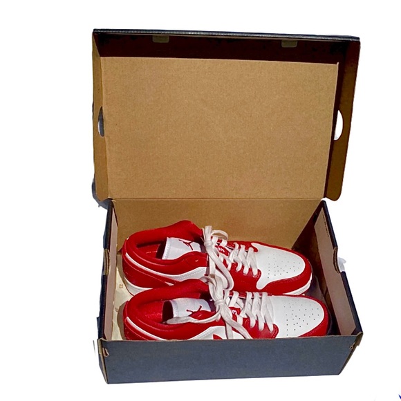 Nike Air Jordan 1 Low - Picture 6 of 13